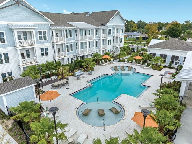 Building Photo - Advenir at The Watson