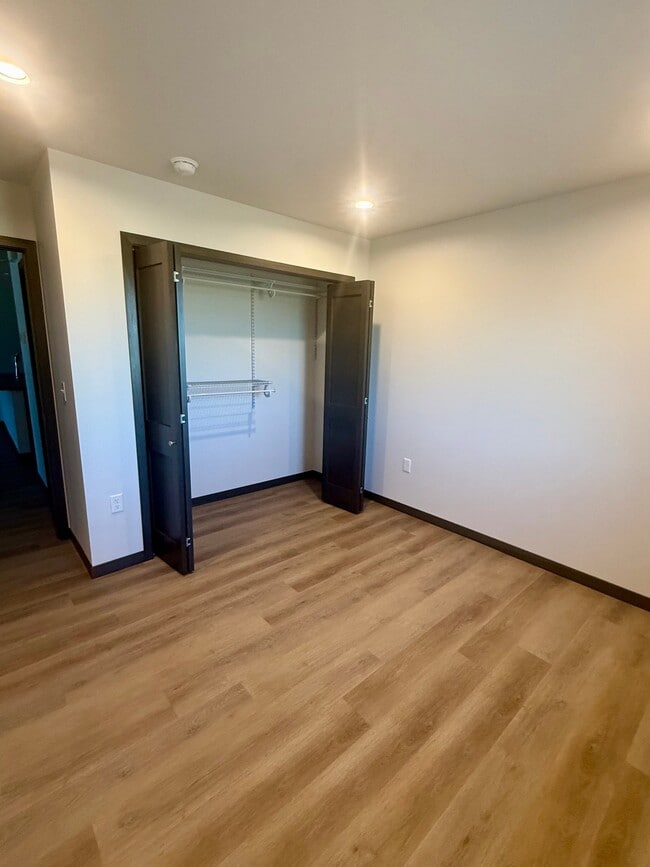 Building Photo - 111 36th Ave W