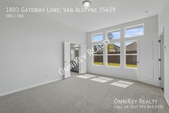 Building Photo - 1803 Gateway Ln