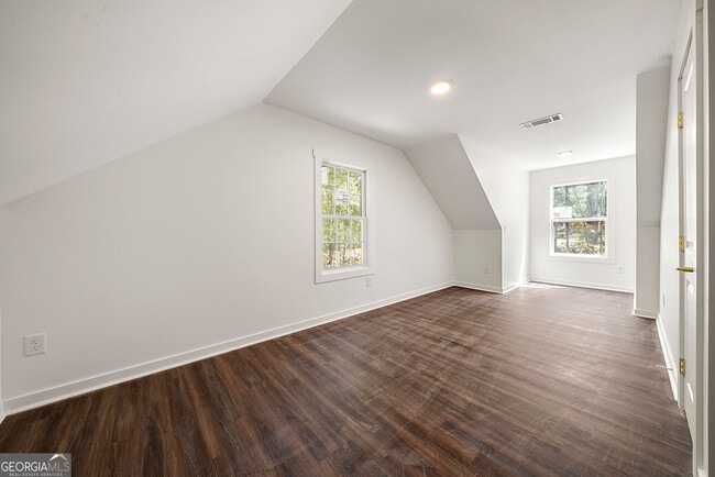 Building Photo - 600 Trump Ct