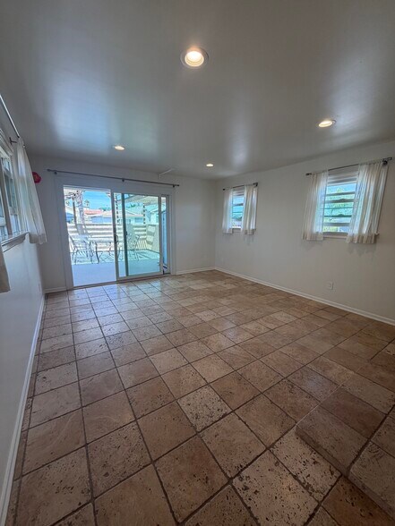 Living Room - 256 17th St