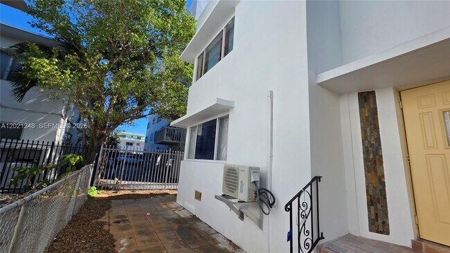 Building Photo - 7629 Dickens Ave