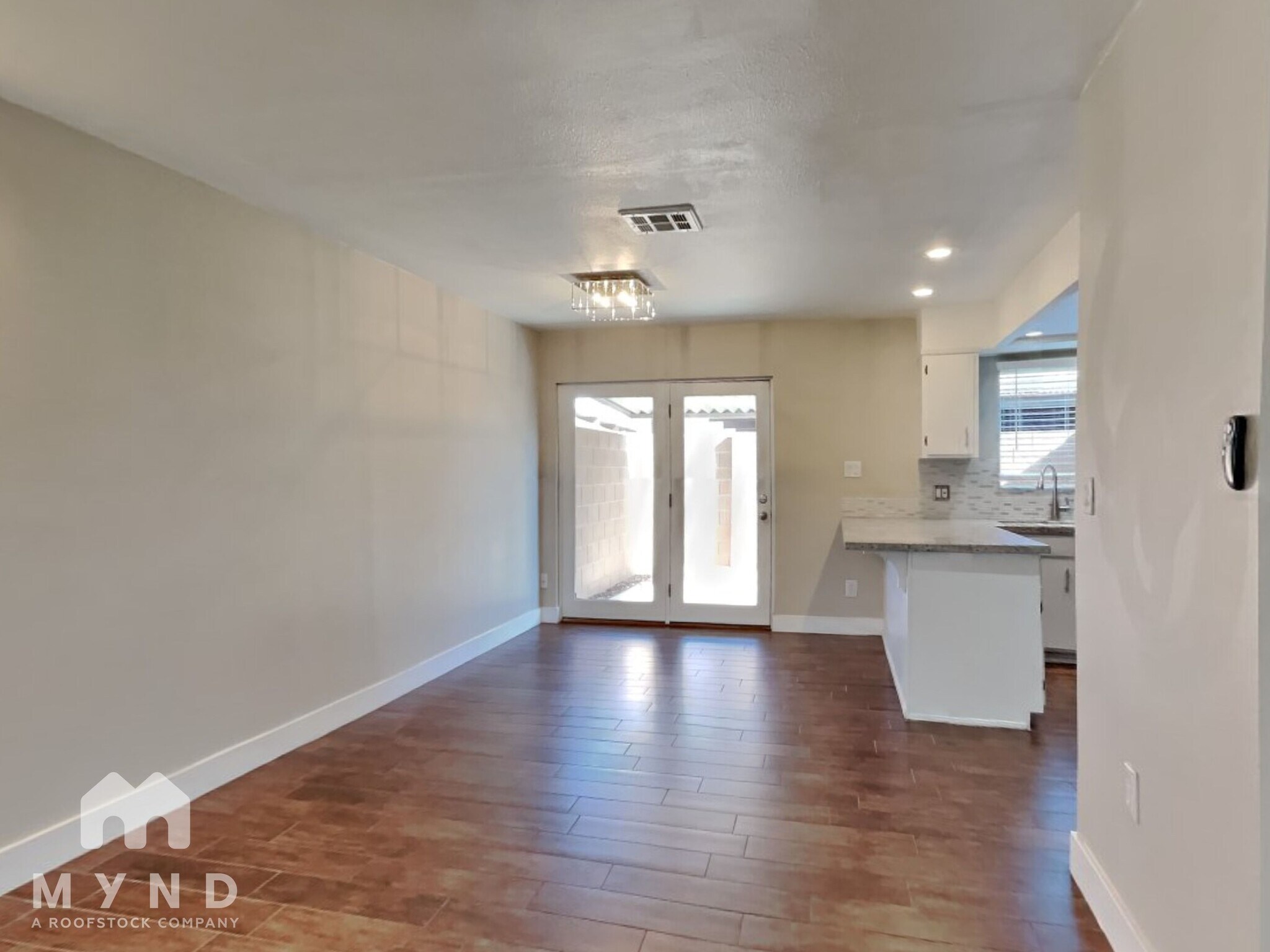 Building Photo - 8243 E Thomas Rd