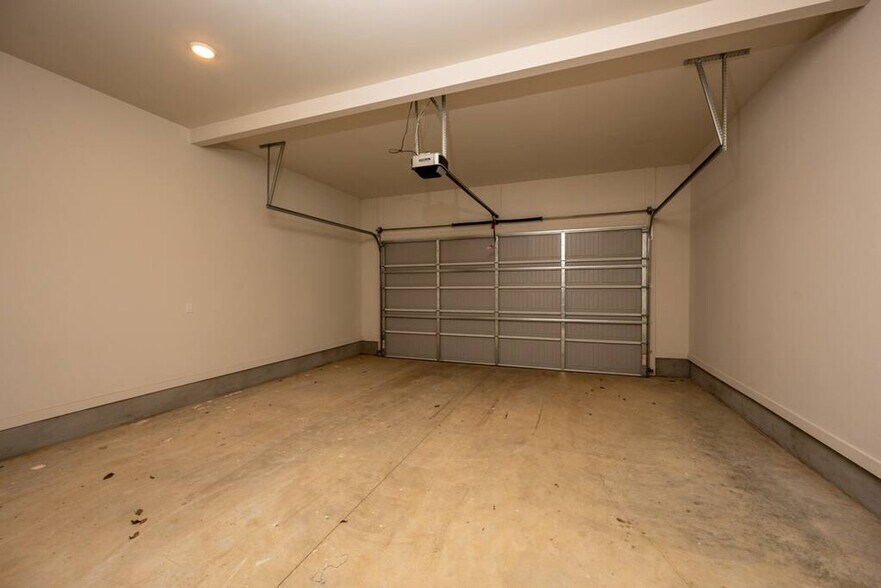 Building Photo - 756 Meda St