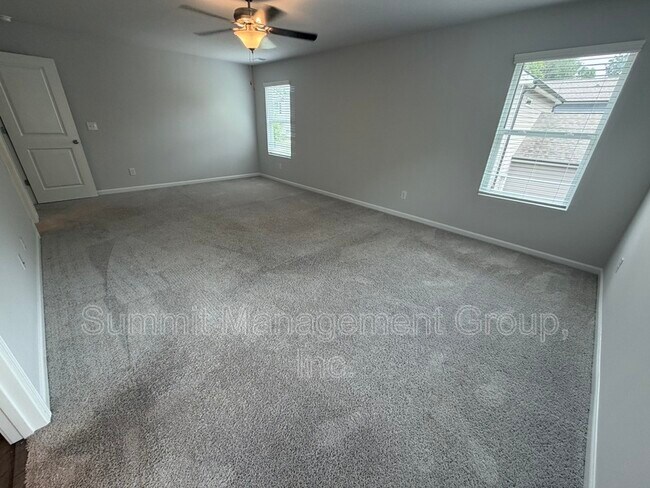 Building Photo - 160 Heard Ln