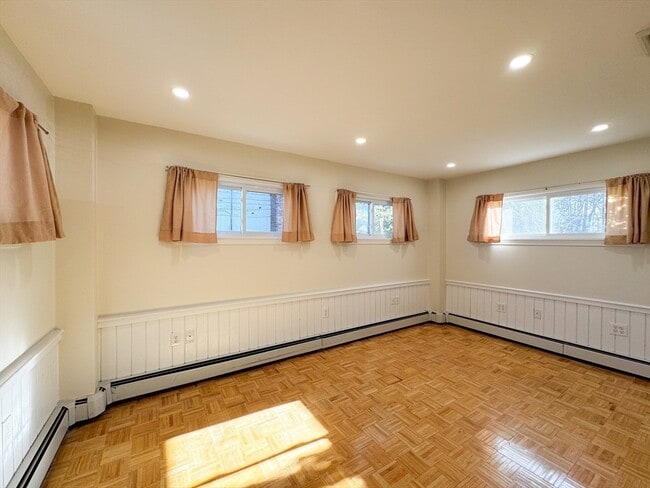 Building Photo - 92 Woodcliff Rd