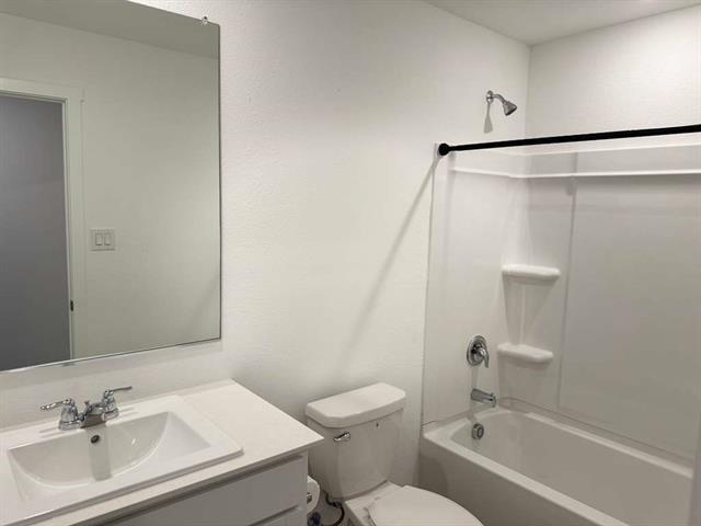 Building Photo - 205 Bable Run Dr