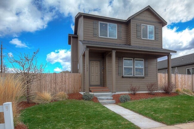 Building Photo - Move in ready home located on the SW side ...