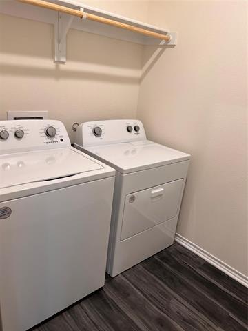 Building Photo - 716 E 5th St