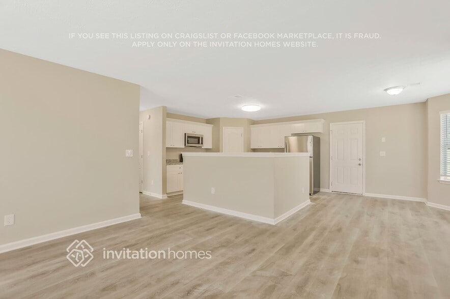 Building Photo - 6890 Smoke Ridge Dr