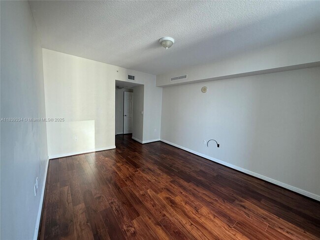 Building Photo - 1745 E Hallandale Beach Blvd