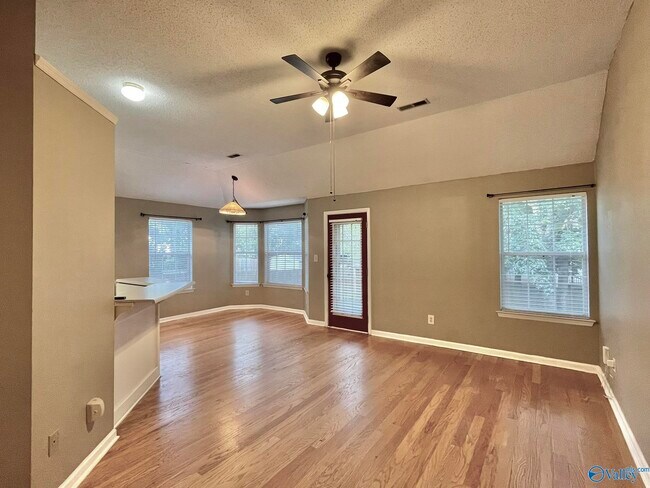 Building Photo - 105 Sugarwood Ct