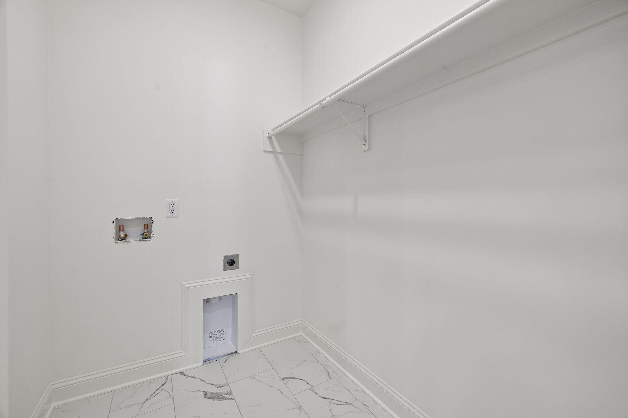 Building Photo - 551 Skyview Dr