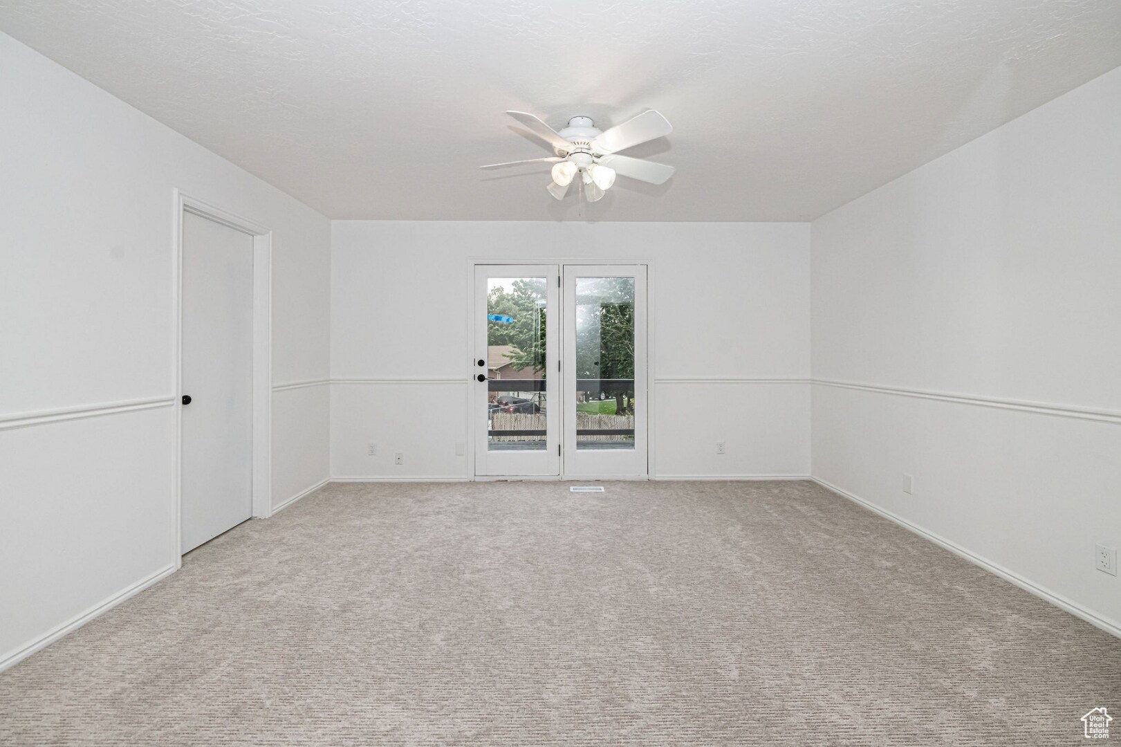 Building Photo - 6329 S Fairwind Dr