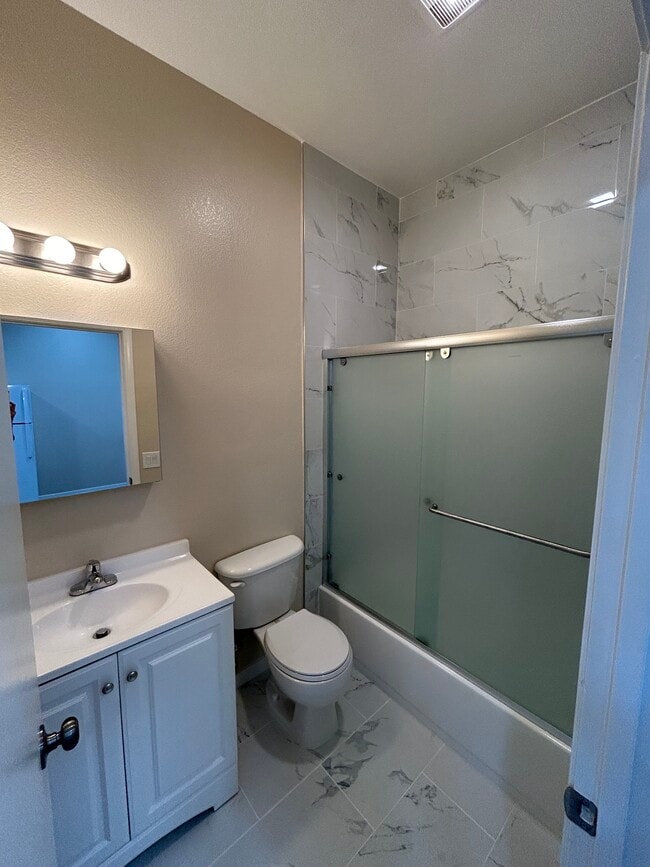 Building Photo - CHINATOWN - Renovated Studio Apartment (1 ...