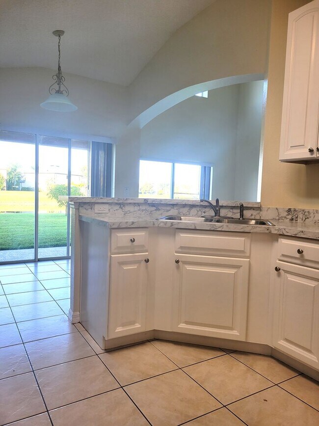 Building Photo - 4 Bedroom House in Eagle Creek, Lake Nona