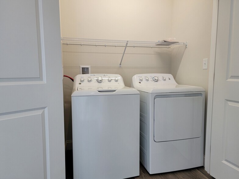 Building Photo - 226 Millard Dr