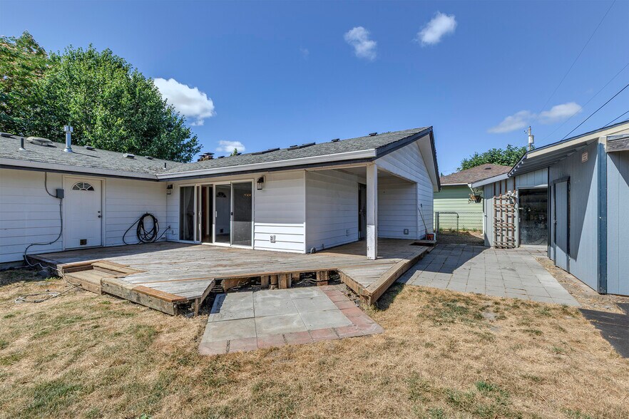 Building Photo - 2827 17th Ave