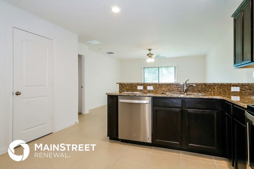 Building Photo - 8615 Silverbell Loop