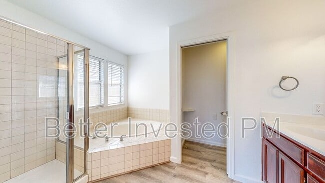 Building Photo - 430 Merlot Dr