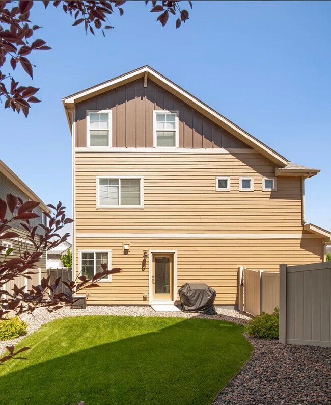 Building Photo - 1186 Highlands Dr