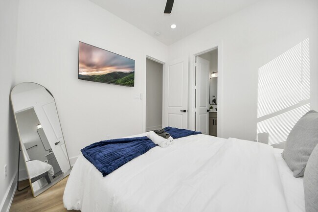 Building Photo - 3909 Maggie St