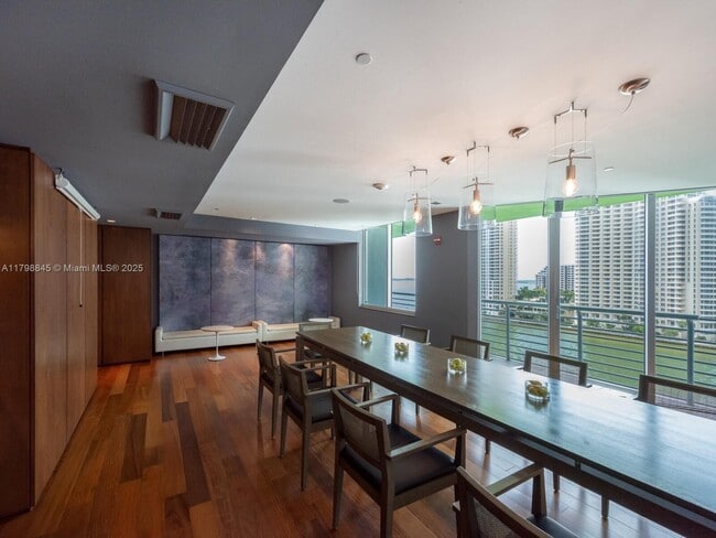 Building Photo - 325 S Biscayne Blvd