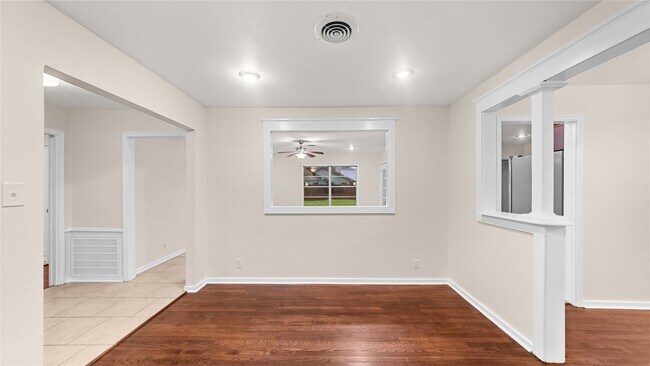 Building Photo - 9643 Val Verde St