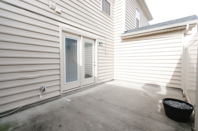 Building Photo - 924 Gamely Wy