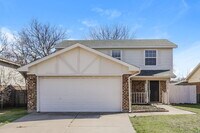 Building Photo - 1521 Lincolnshire Way