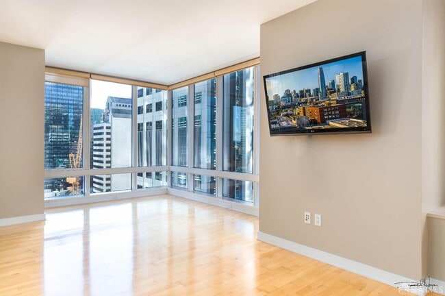 Building Photo - 301 Mission St