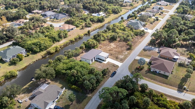 Building Photo - Brand New Construction 3/2  Canal Front Home for Rent in North Port