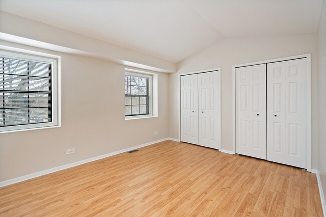 Bedroom - 1504 W Jefferson Ave