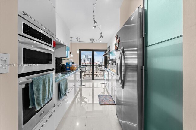 Building Photo - 1201 S Ocean Dr