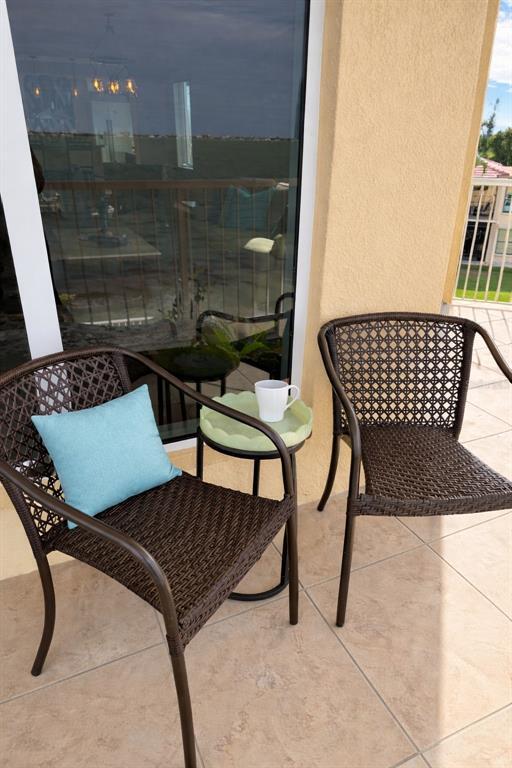 Building Photo - 6025 Sun Blvd