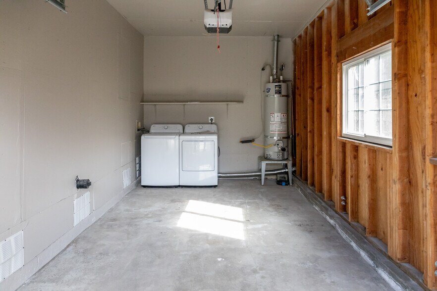 Building Photo - 1000 Tilton Ave