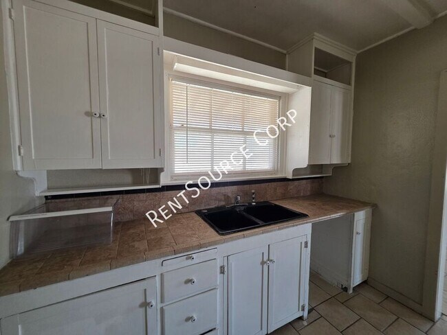 Building Photo - 750 CA-58