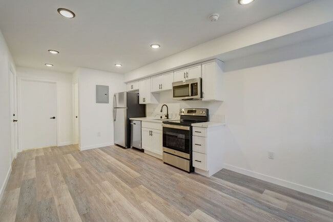 Interior Photo - 1371 S. Beverly Glen Blvd.
