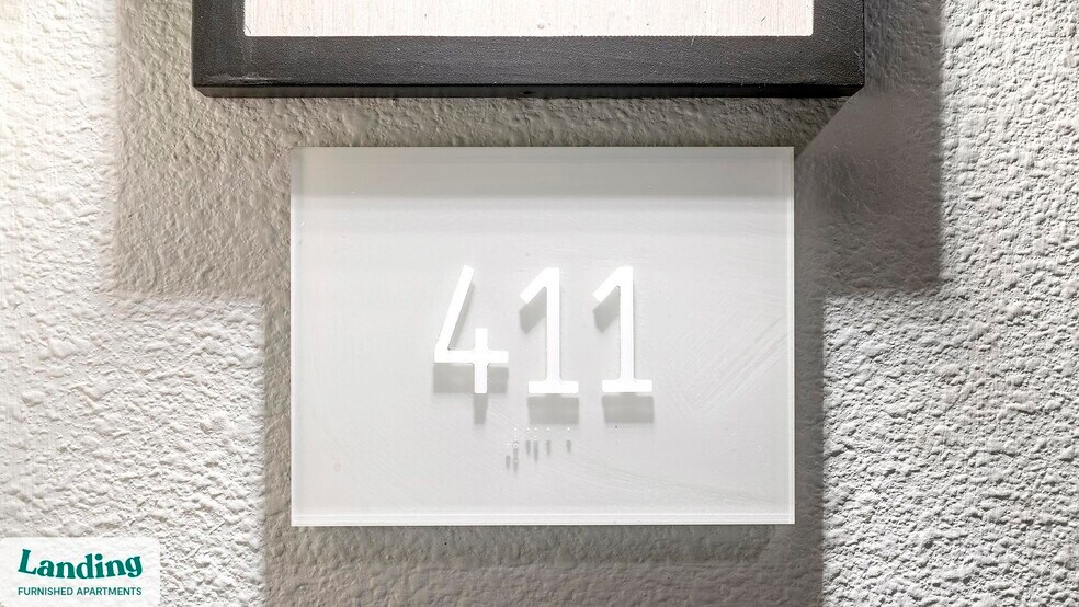 Building Photo - 6850 Foxtail Palm Wy