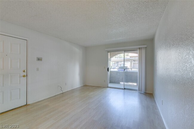 Building Photo - 221 Mission Newport Ln