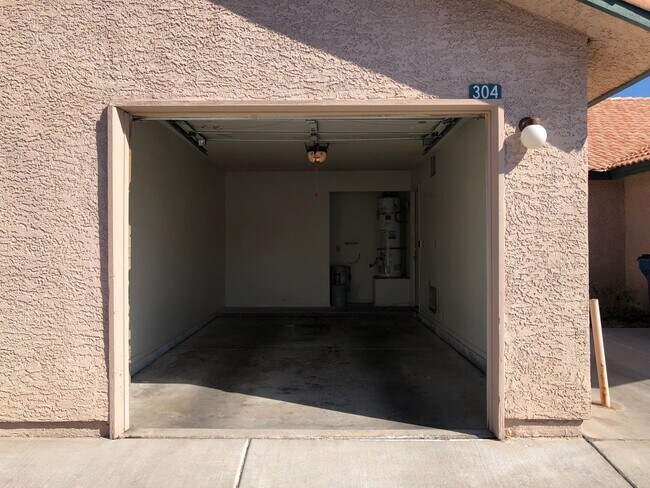 Building Photo - 304 Crosswind Way
