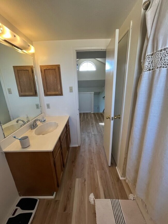 Building Photo - Great 3 bedroom 2 bath home!