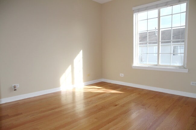 Building Photo - 2226 Daybreak Dr