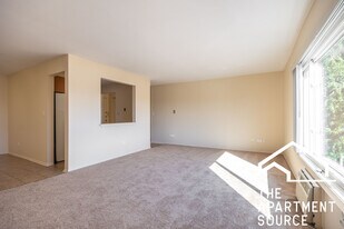 Building Photo - 112 N Kenilworth Ave