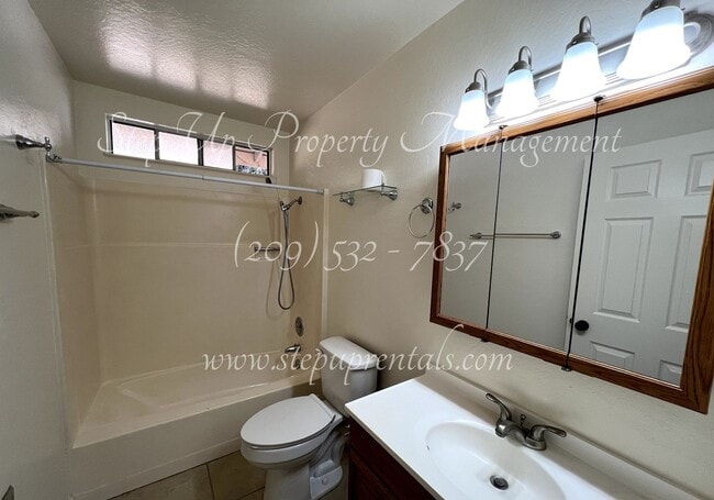 Building Photo - 19199 Beauchamp Dr