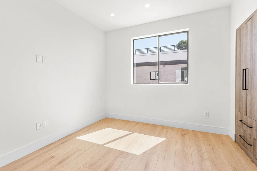 Building Photo - 4661 Pickford St