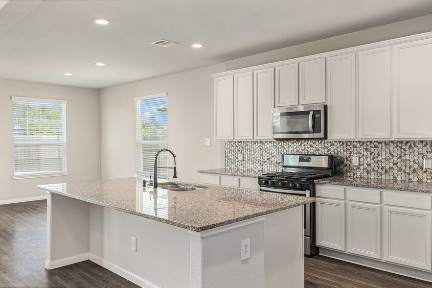 Building Photo - 7431 Merrylands Dr