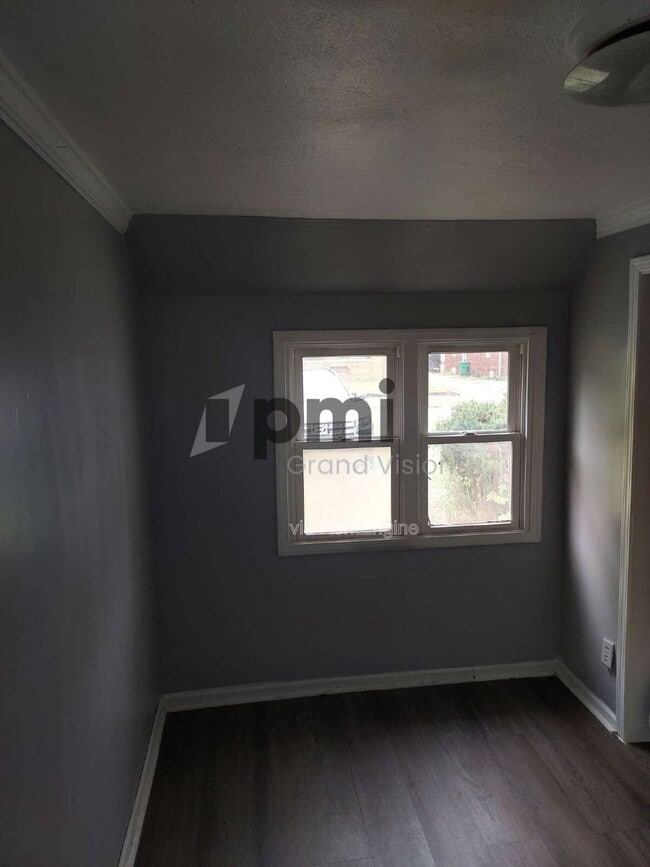 Building Photo - 328 E Kellar Ln