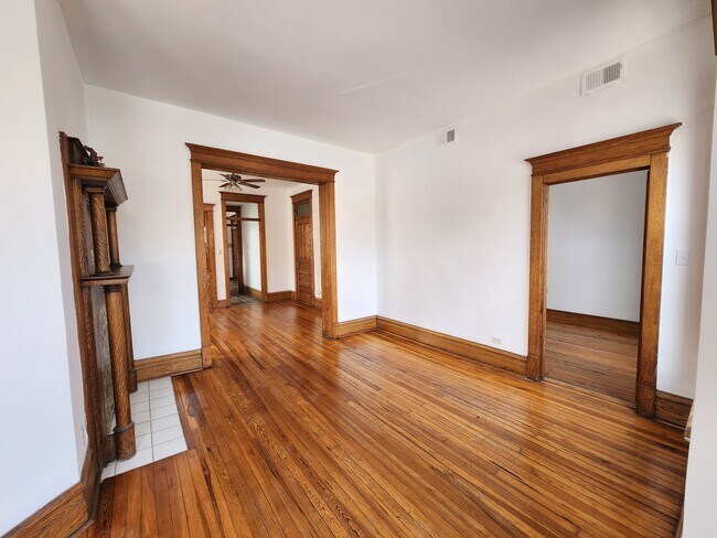 Building Photo - 2404 W Superior St