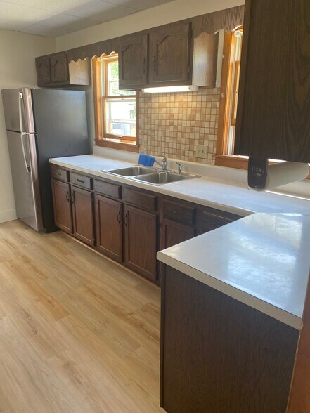 Kitchen - 589 Saratoga St